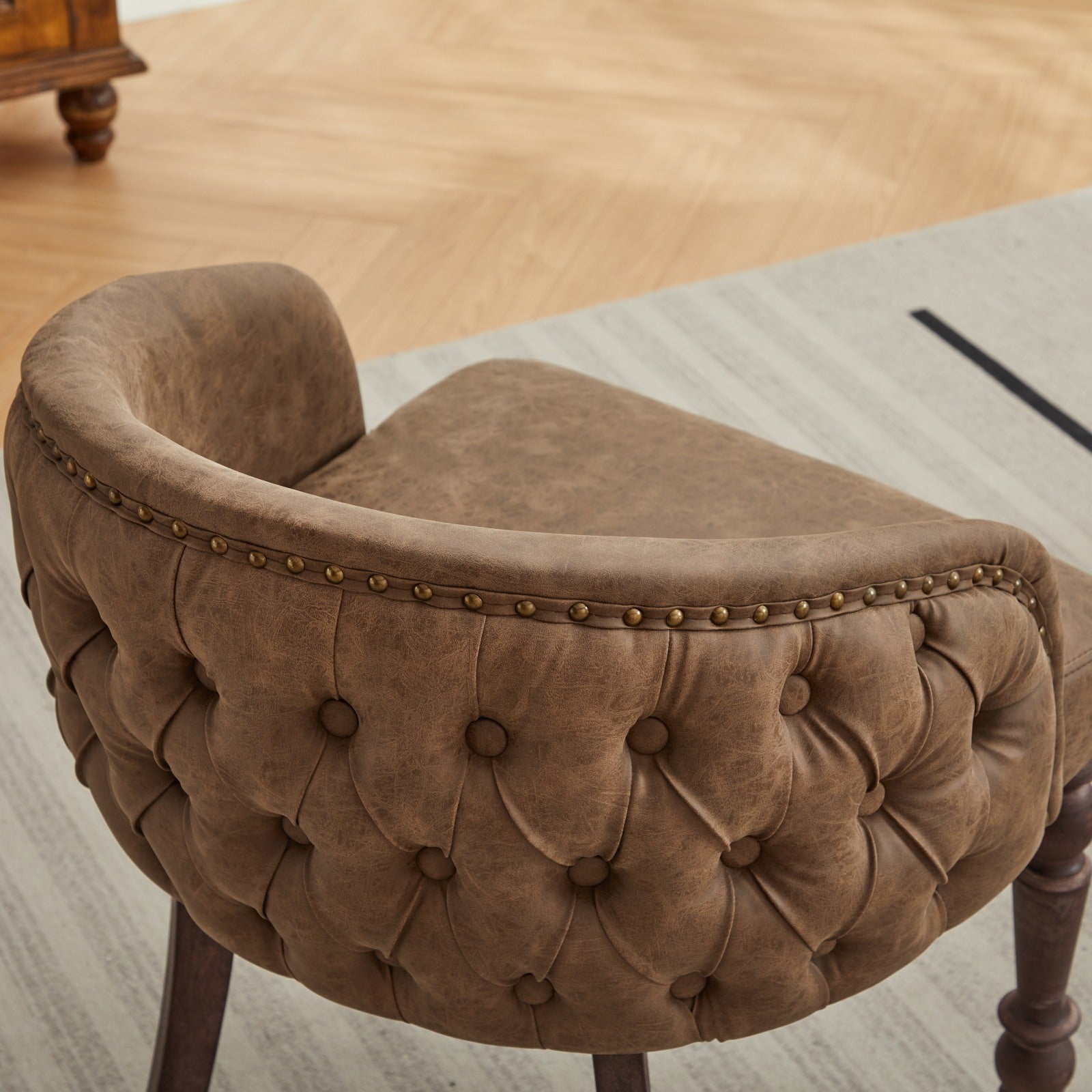 Hand-pulled buckle decoration PU Dining Chair,Accent Leisure Chair, Mid-Century Modern Arm Chair with Solid Wood Armrests and Legs, 1-Seat Cushioned Sofa for Living Room Bedroom,Brown color,SW1865BR