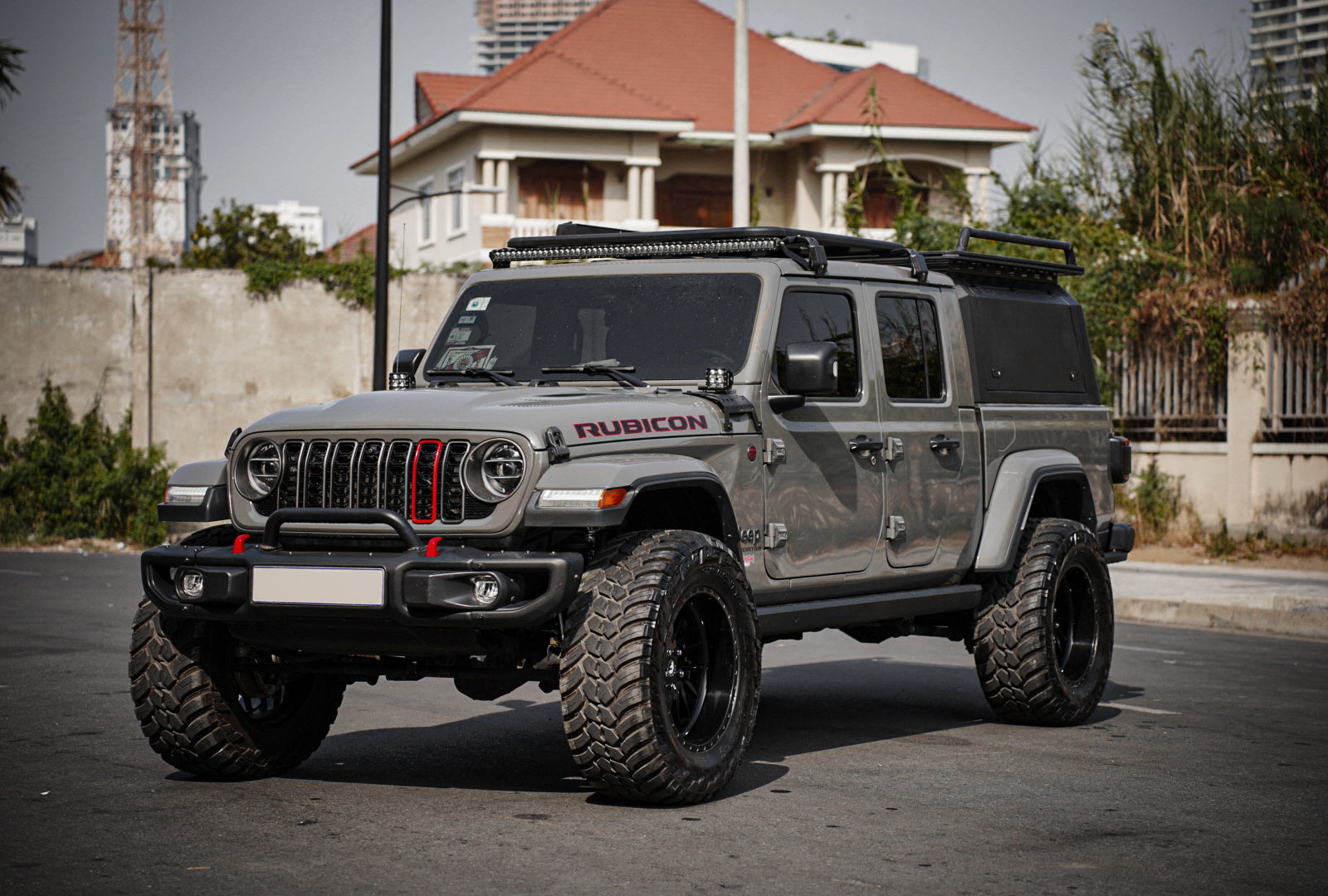 Front Mesh Grille Grid Grill for 2018-2024 Jeep Wrangler Rubicon Sahara Sport JL/JT Grill With Camera Hole Black Plastic