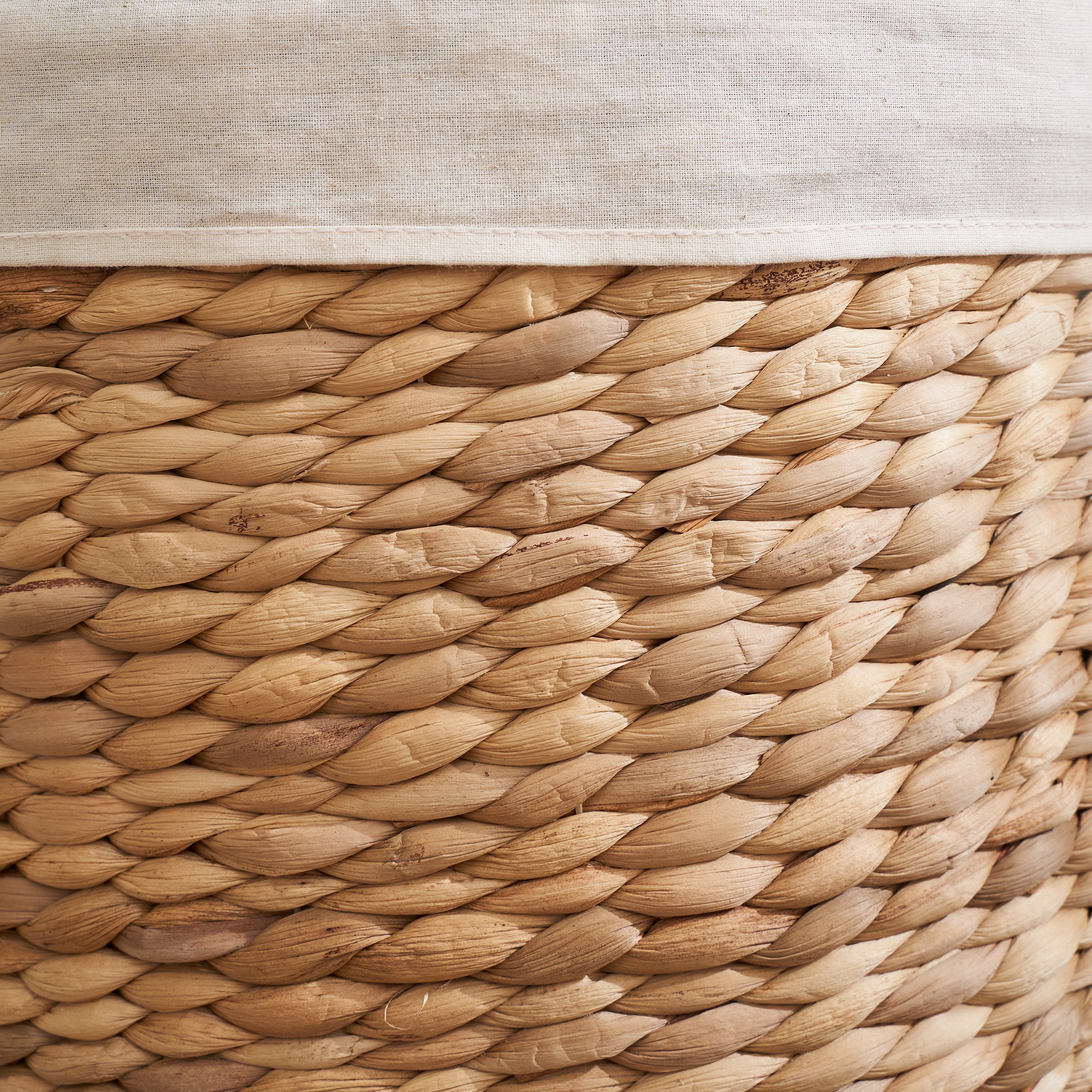 Ludmilla Round Tall Water Hyacinth Woven Wicker Laundry Hamper with Lid – Removable Liner, Clothes, Canvas, Toys & Book Storage – 18" x 18" x 23" – Natural Brown
